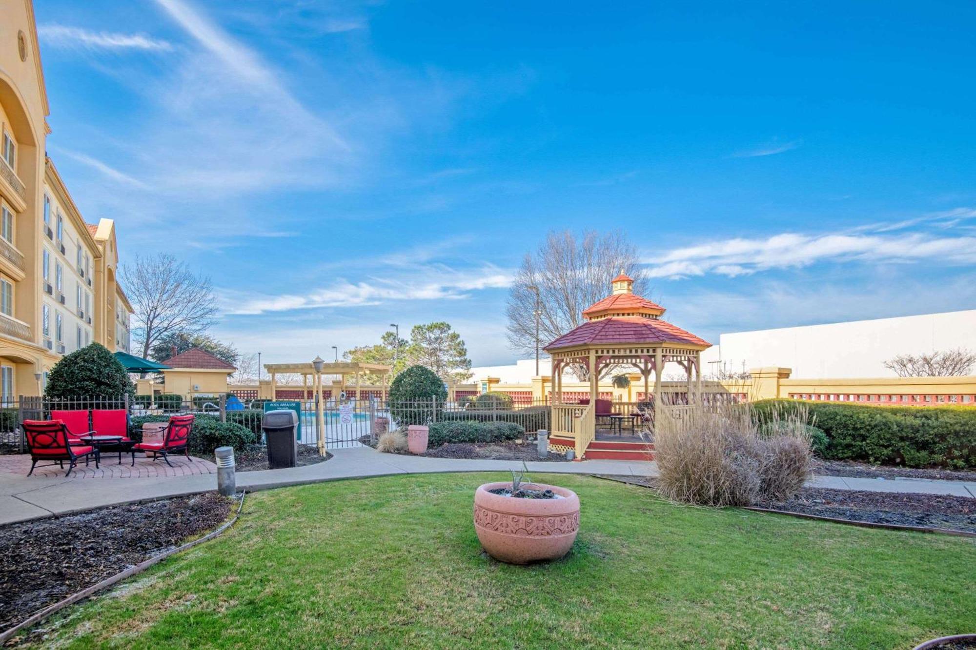 Hotel La Quinta By Wyndham 3*